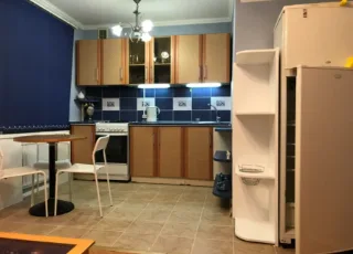 2-к. кв., 43 м², ст. м. Площадь Ленина