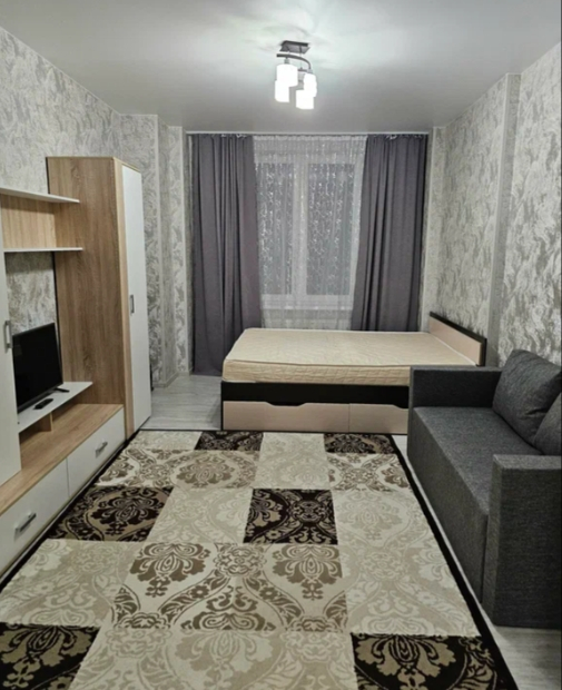 1-к. кв., 38 м², ст. м. Комендантский проспект