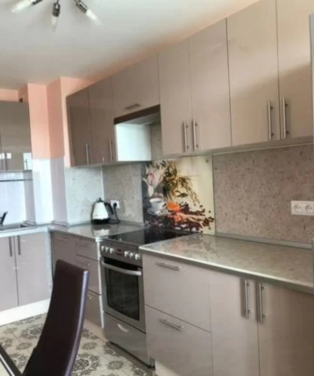 1-к. кв., 38 м², ст. м. Озерки