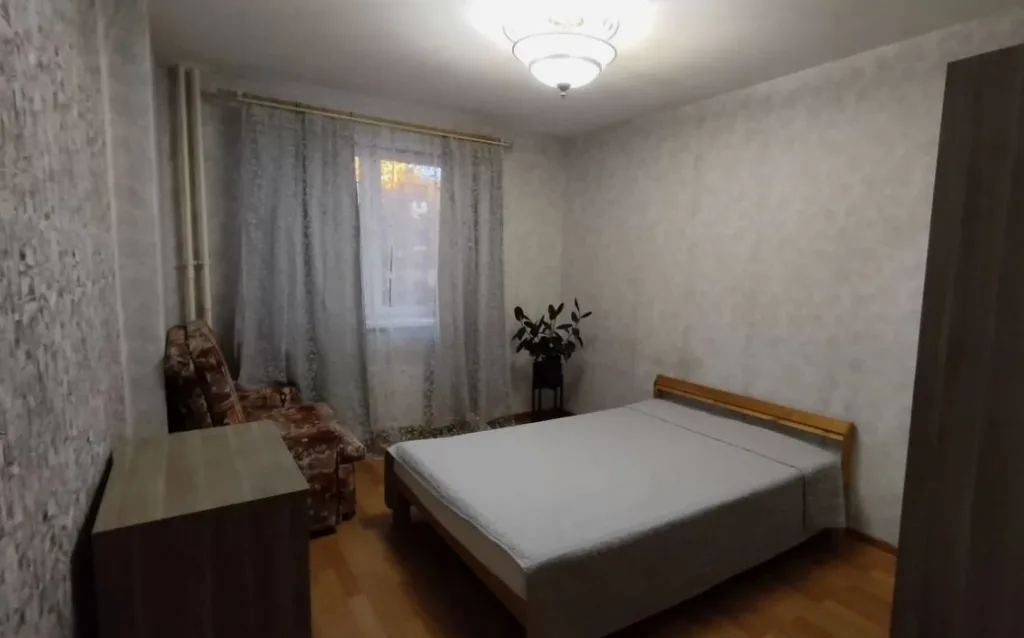 1-к. кв., 38 м², ст. м. Парнас