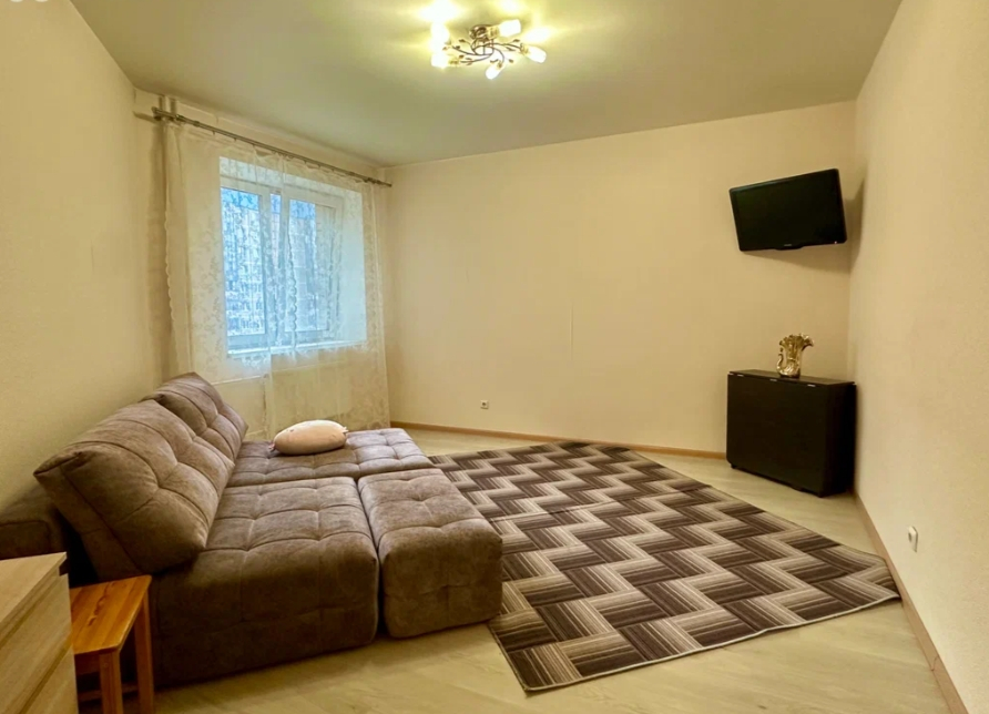 2-к. кв., 60 м², ст. м. Проспект Большевиков