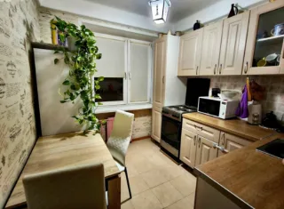 2-к. кв., 46 м², ст. м. Ладожская