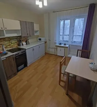 1-к. кв., 36 м², ст. м. Парнас