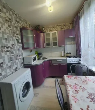 1-к. кв., 35 м², ст. м. Площадь Ленина