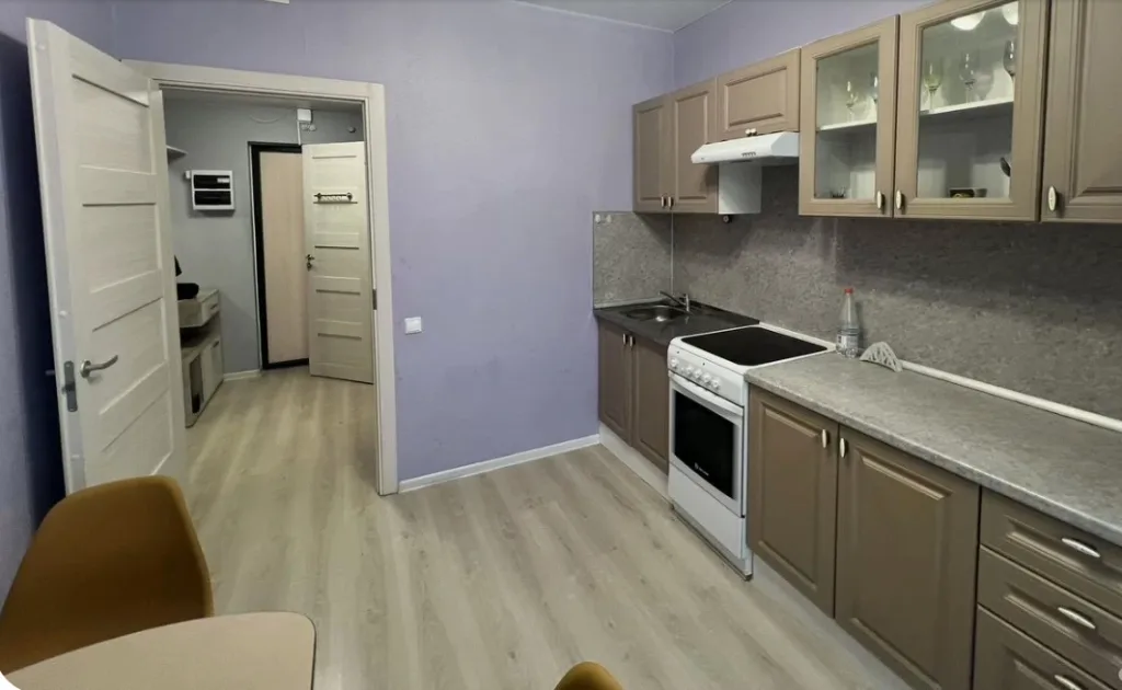1-к. кв., 35 м², ст. м. Комендантский проспект