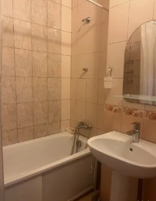 1-к. кв., 38 м², ст. м. Проспект Славы