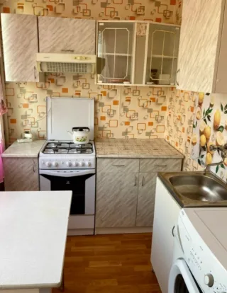 1-к. кв., 30 м², ст. м. Проспект Славы