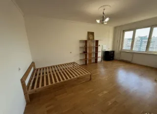 3-к. кв., 65 м², ст. м. Ладожская