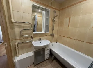3-к. кв., 65 м², ст. м. Ладожская