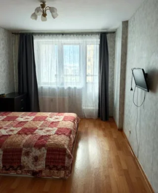 1-к. кв., 42 м², ст. м. Парнас