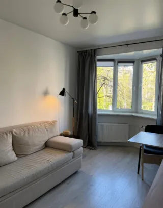 3-к. кв., 56 м², ст. м. Елизаровская
