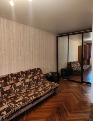 1-к. кв., 37 м², ст. м. Горный институт